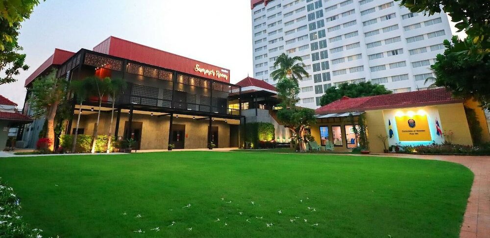 Фото Hua Hin Grand Hotel and Plaza