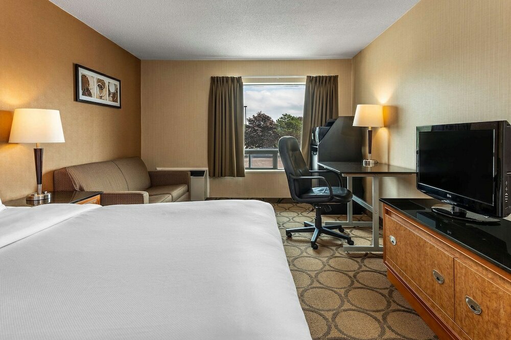 Фото Comfort Inn West