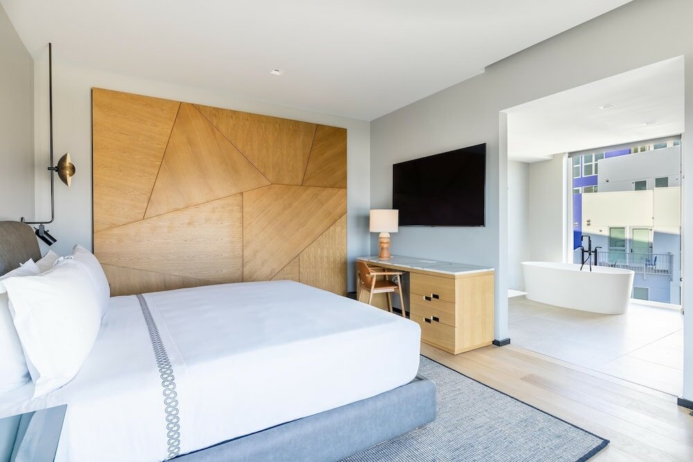 Фото The Shay, a Destination by Hyatt Hotel