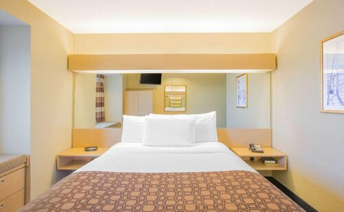 Гостиница Microtel Inn & Suites by Wyndham Albertville в Боазе