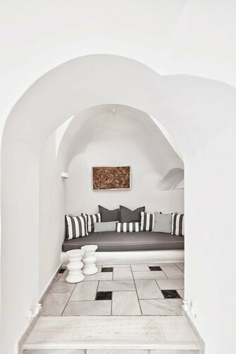 Внешний вид отеля Charisma Suites в Муниципальной единице Оиасе, фото 4