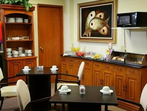 Гостиница Hotel Suites Ambassador в Панаме