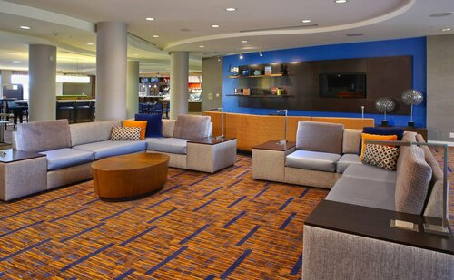 Гостиница Courtyard by Marriott Hamilton в Гамильтоне