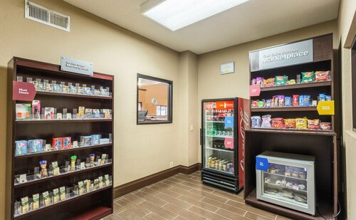 Гостиница Comfort Suites в Бартлетте