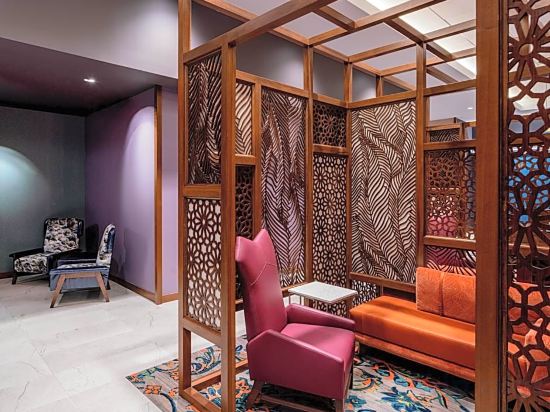 Фото Hyatt House Tampa Downtown