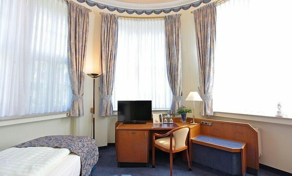 Фото Hotel Viktoria