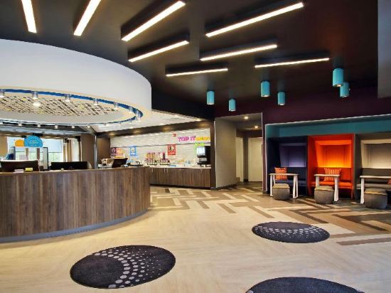 Фото Tru by Hilton Meridian
