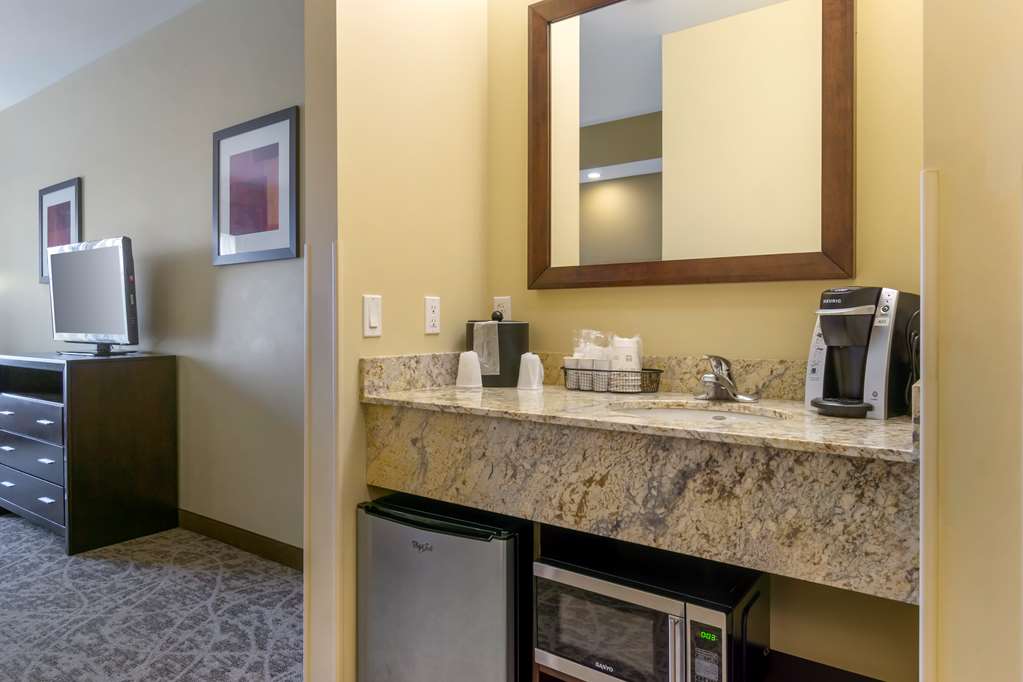 Фото Best Western Plus Lacey Inn & Suites