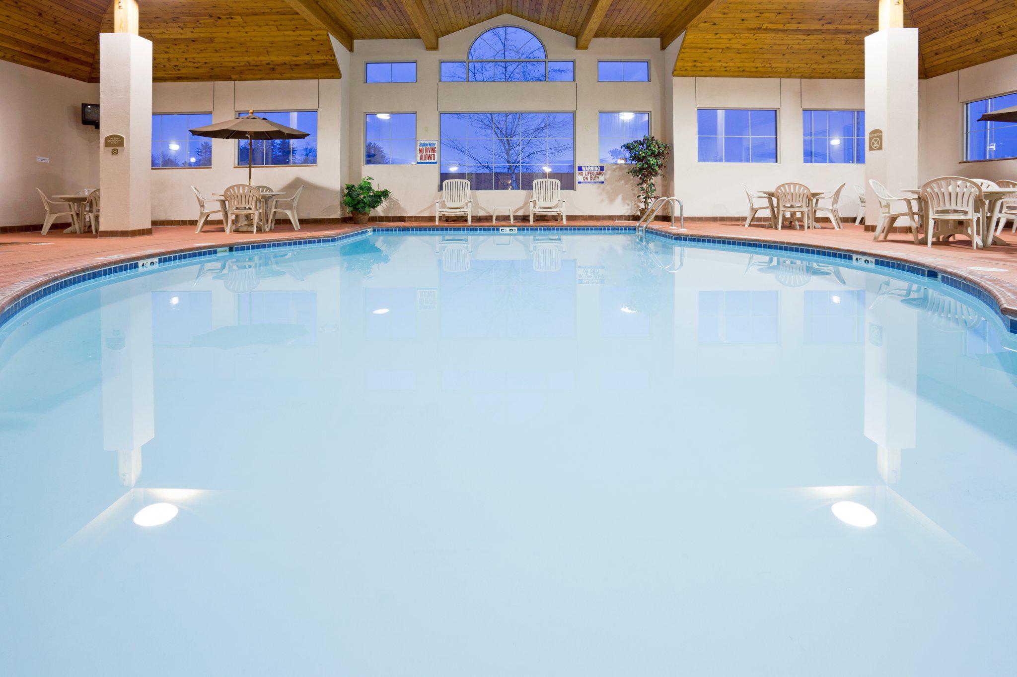 Фото Holiday Inn Express Houghton-Keweenaw, an Ihg Hotel