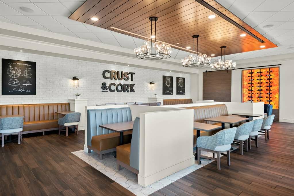 Фото Hilton Garden Inn Suffolk Riverfront