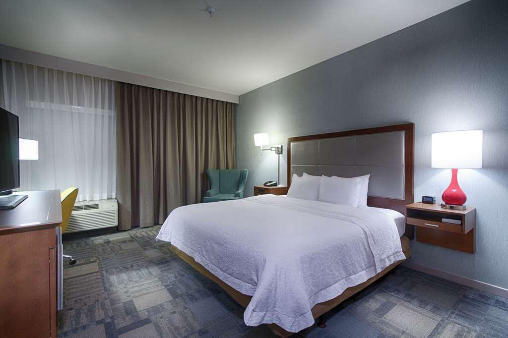 Фото Hampton Inn Salina