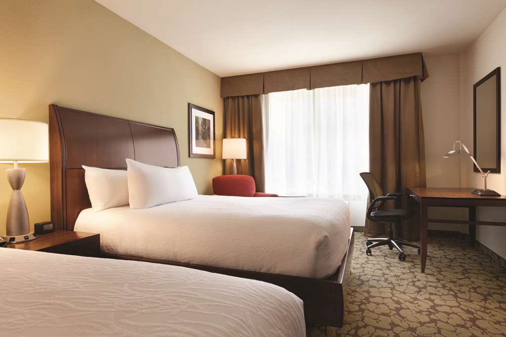 Фото Hilton Garden Inn Boston Logan Airport