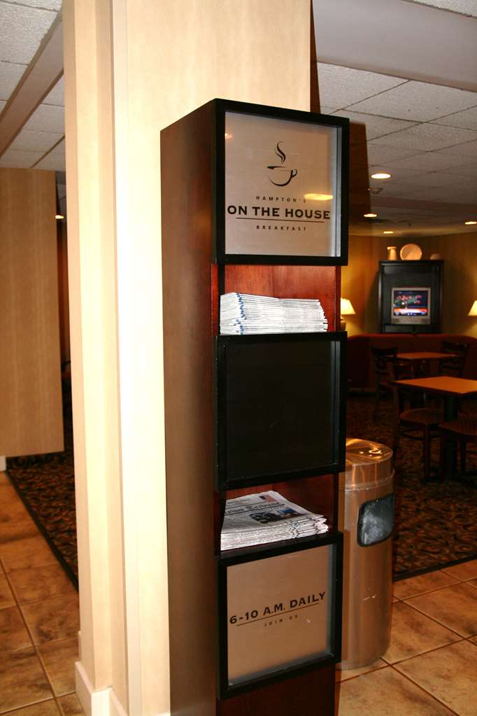 Фото Hampton Inn Adel