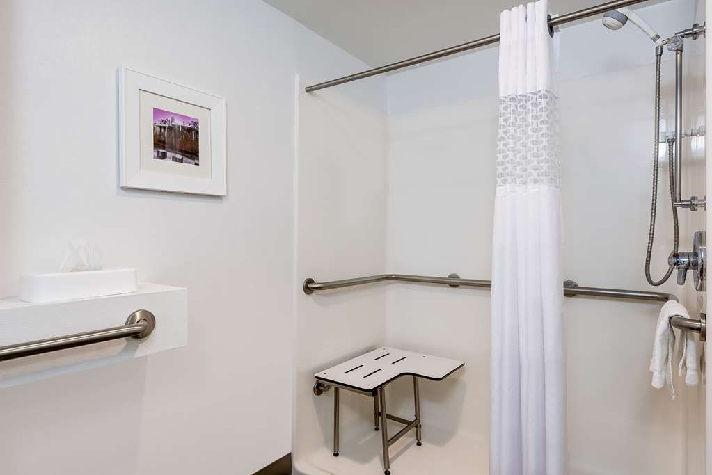 Фото Hampton Inn Charlotte-Uptown