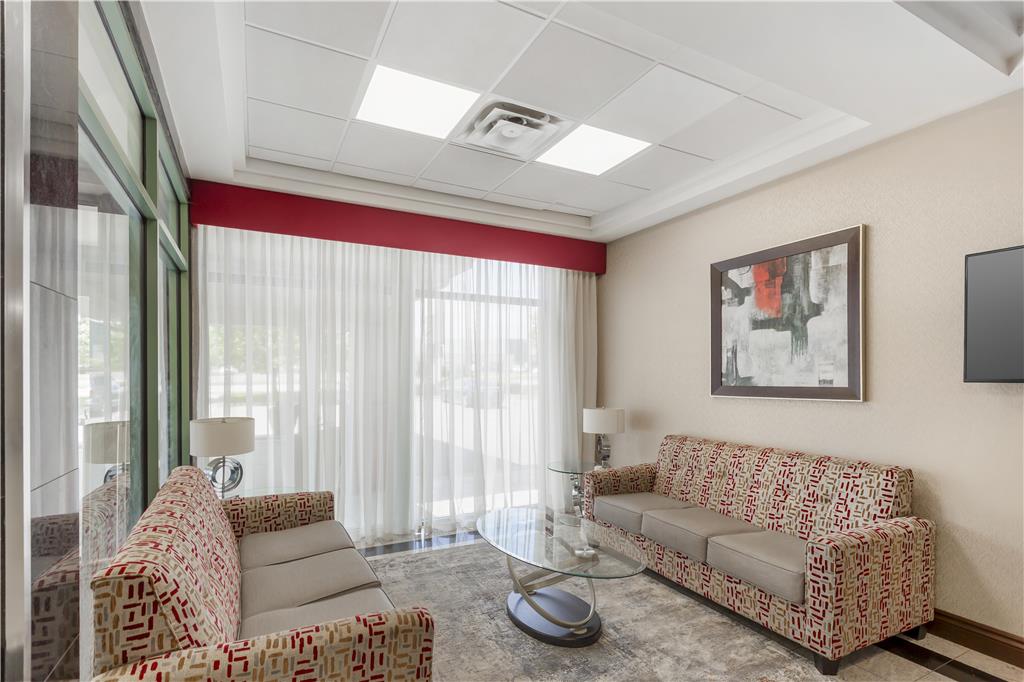 Фото Best Western Plus Travel Hotel Toronto Airport