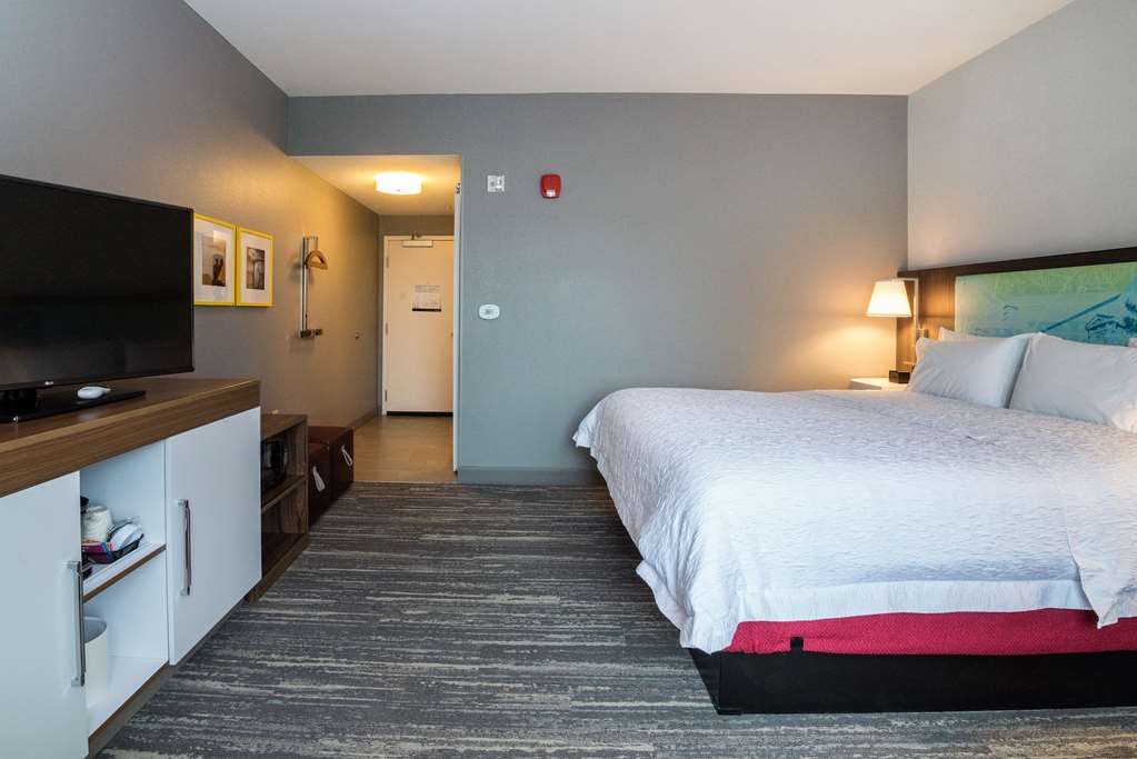 Фото Hampton Inn & Suites Allen Park