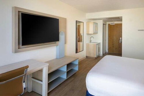 Гостиница Hotel Dello Ft Lauderdale Airport, Tapestry Collection by Hilton в Дания Бич