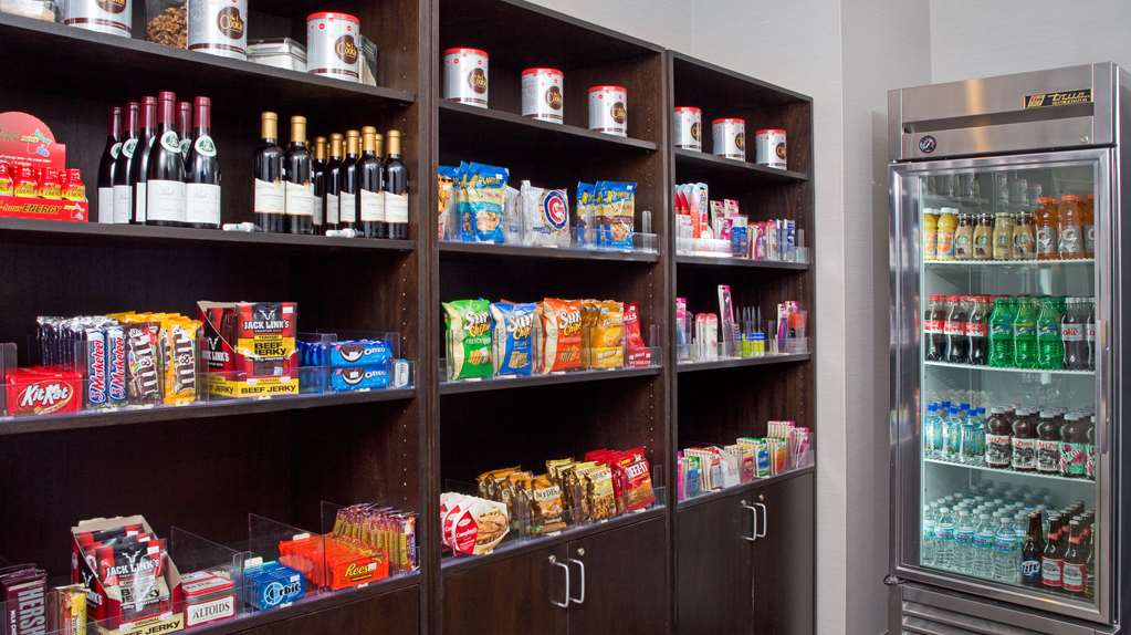 Фото DoubleTree by Hilton Chicago Wood Dale - Elk Grove