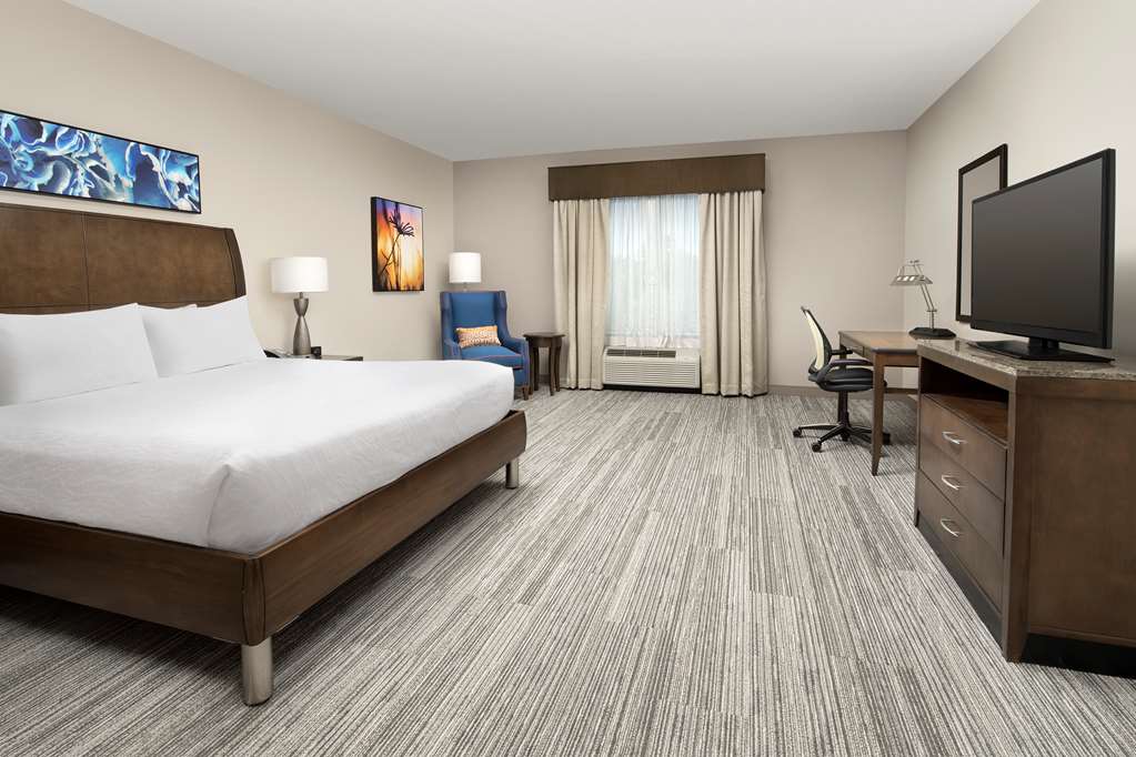 Фото Hilton Garden Inn Charlotte Airport