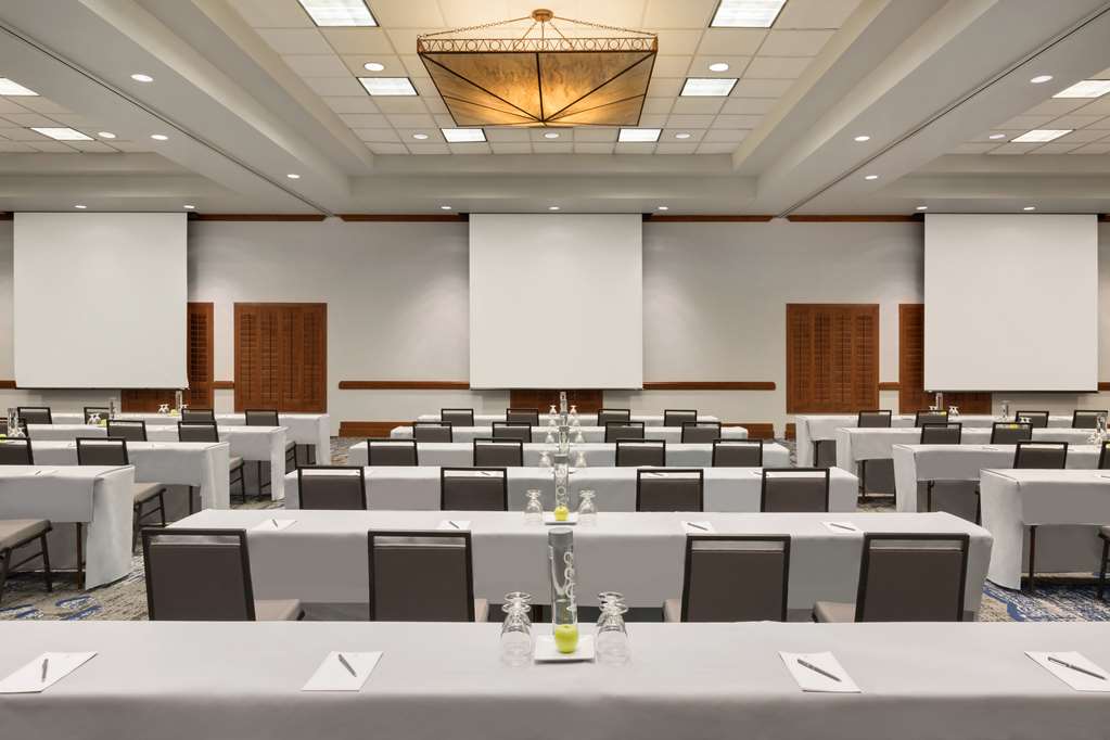Фото Embassy Suites by Hilton Dallas Dfw Airport North