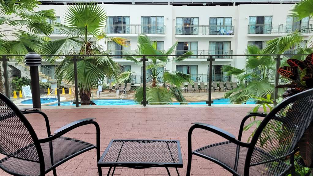 Фото Best Western Plus Lamplighter Inn & Conference Centre
