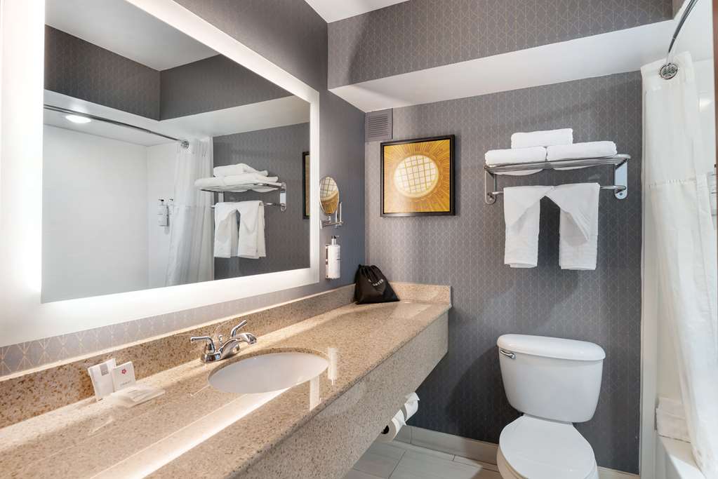 Фото Best Western Premier Richmond City Gateway