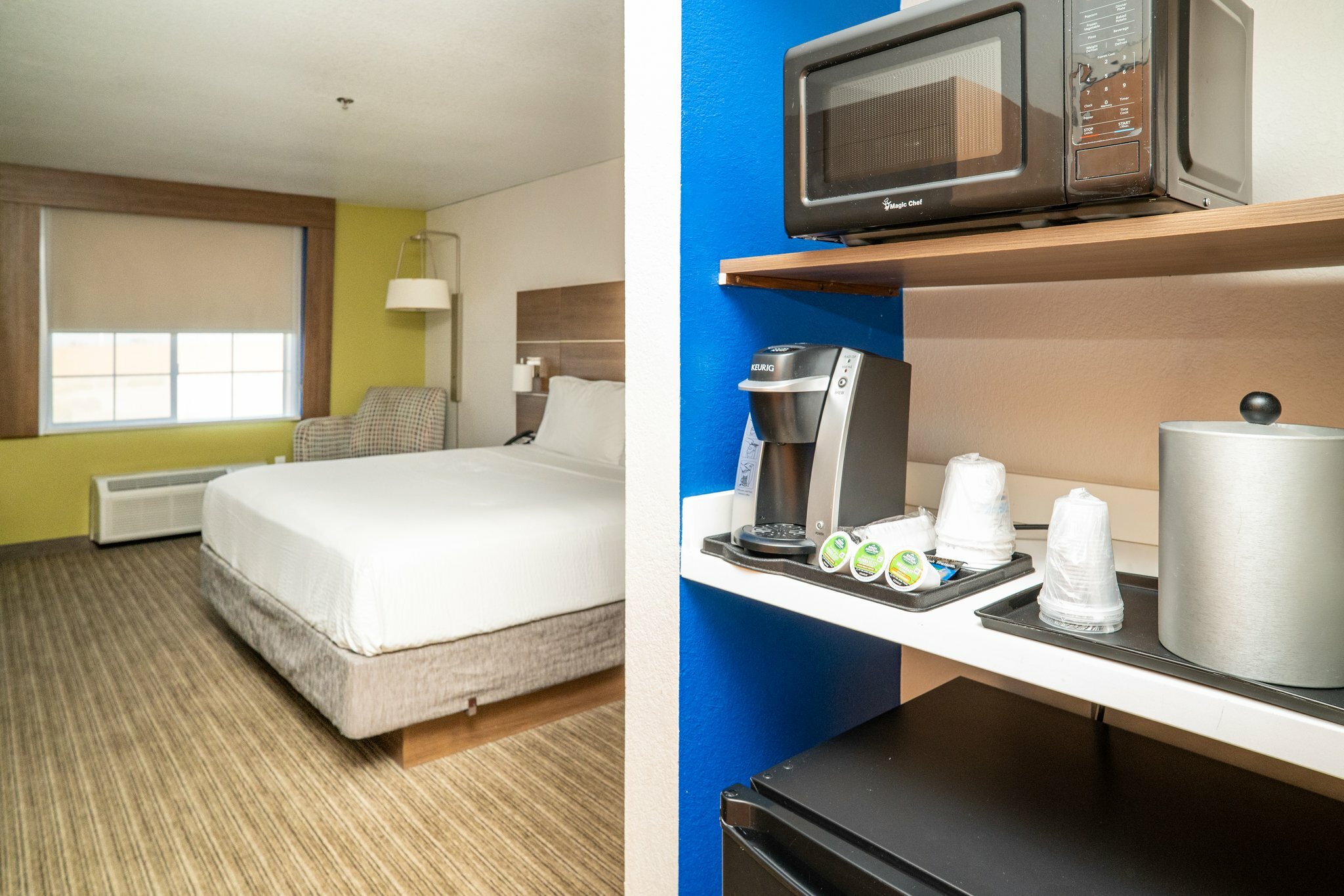 Фото Holiday Inn Express Hotel & Suites Hesperia, an Ihg Hotel