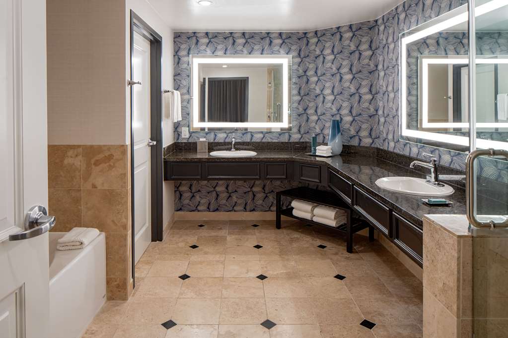 Фото Hilton San Antonio Hill Country