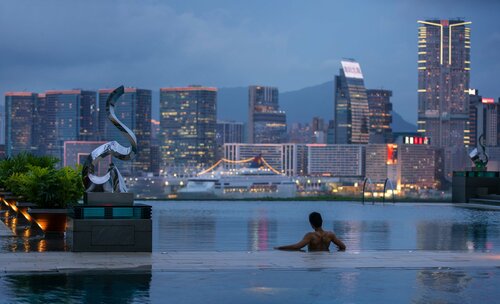 Four Seasons Hotel Hong Kong