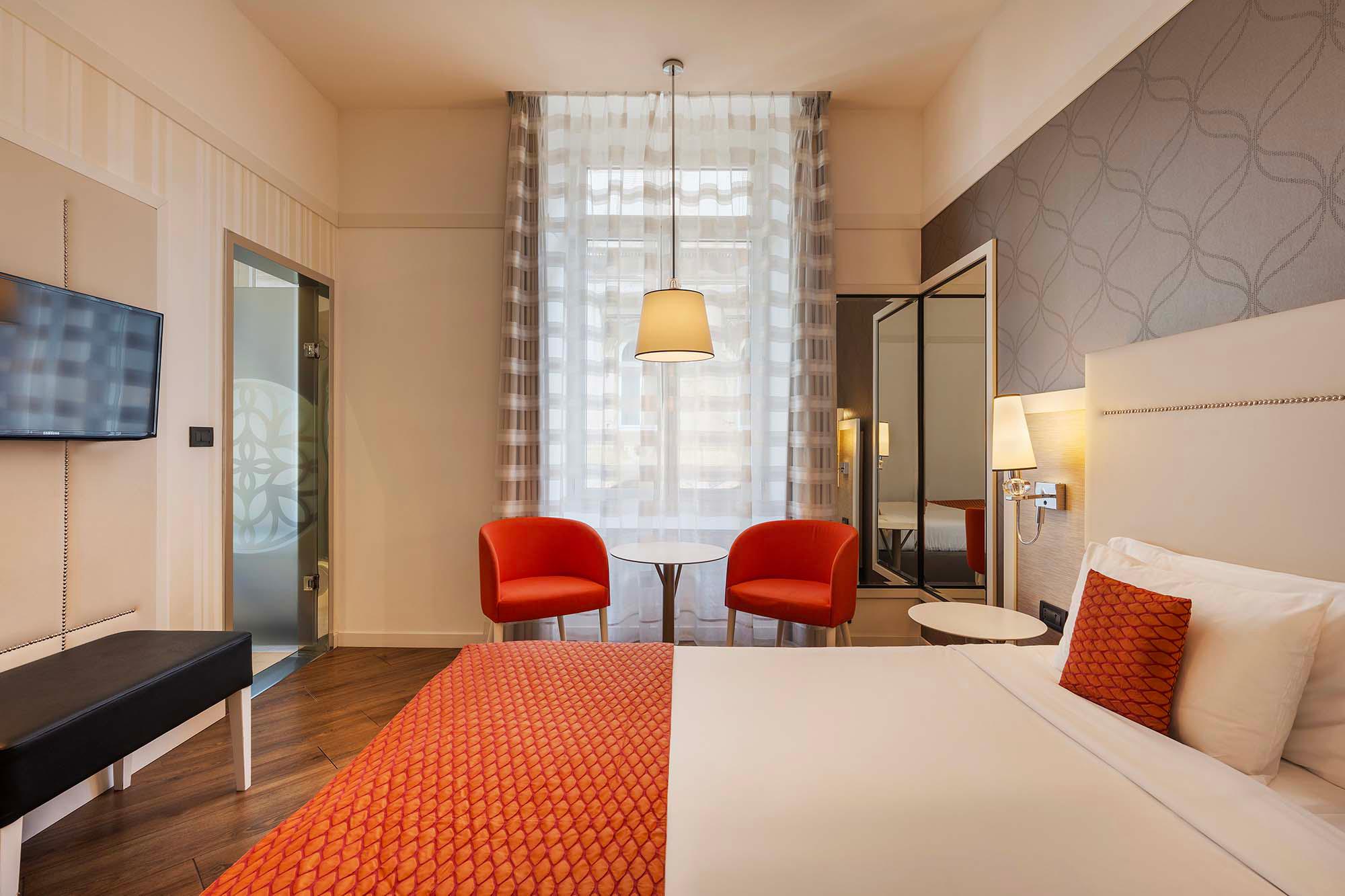 Фото Ikonik Parlament