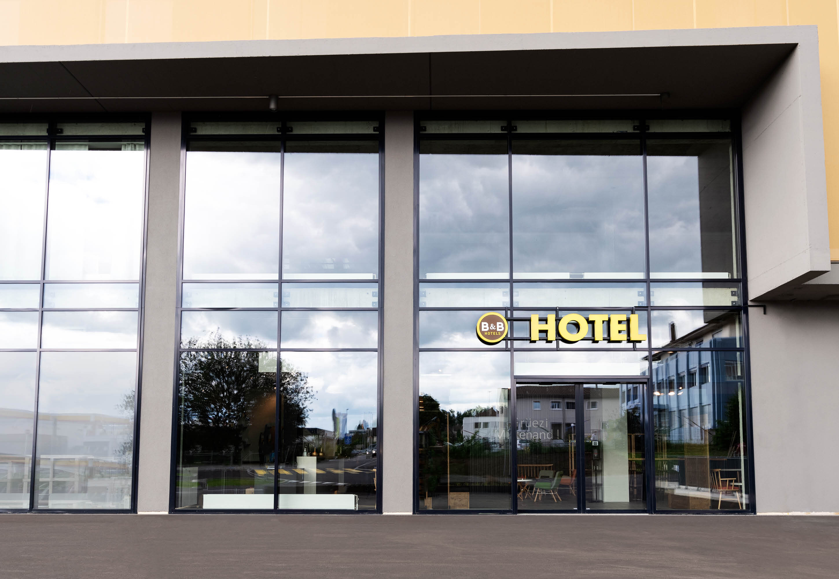 Фото B&b Hotel Oftringen
