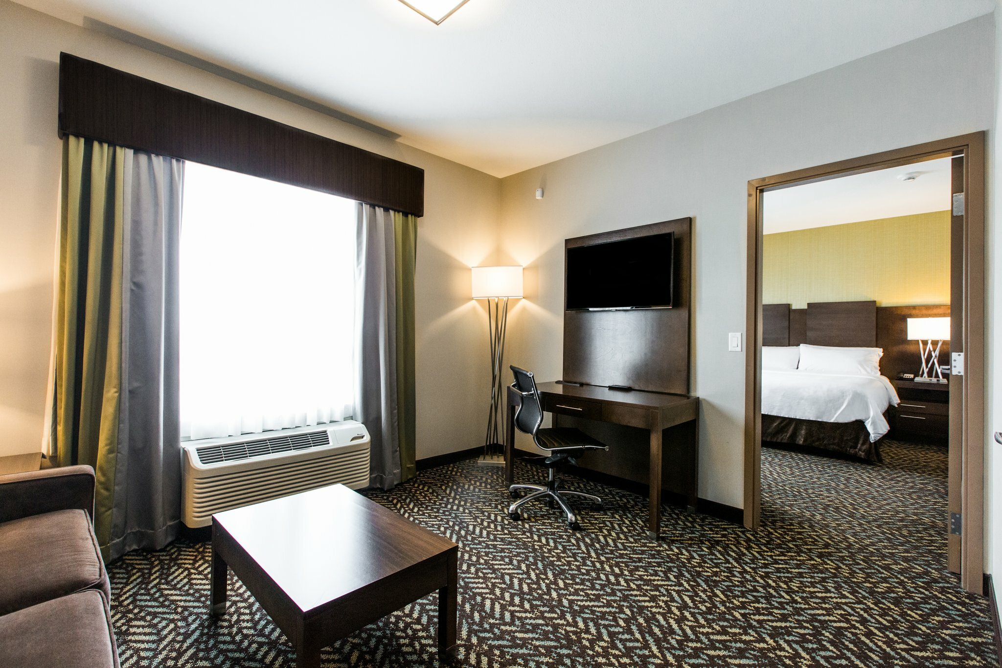 Фото Holiday Inn Express & Suites Spruce Grove - Stony Plain, an Ihg Hotel