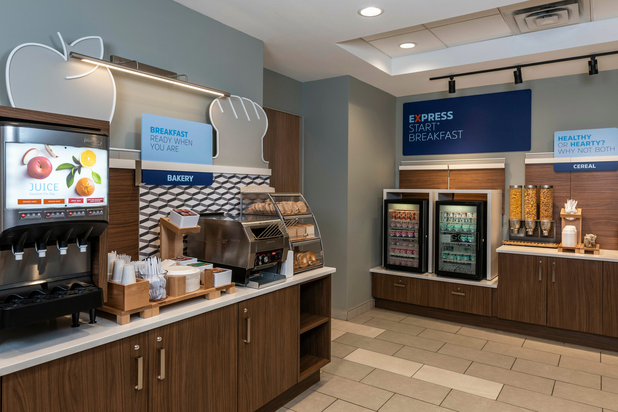 Фото Holiday Inn Express Toronto - Downtown, an Ihg Hotel