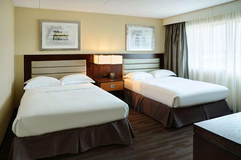 Фото Hilton Winnipeg Airport Suites