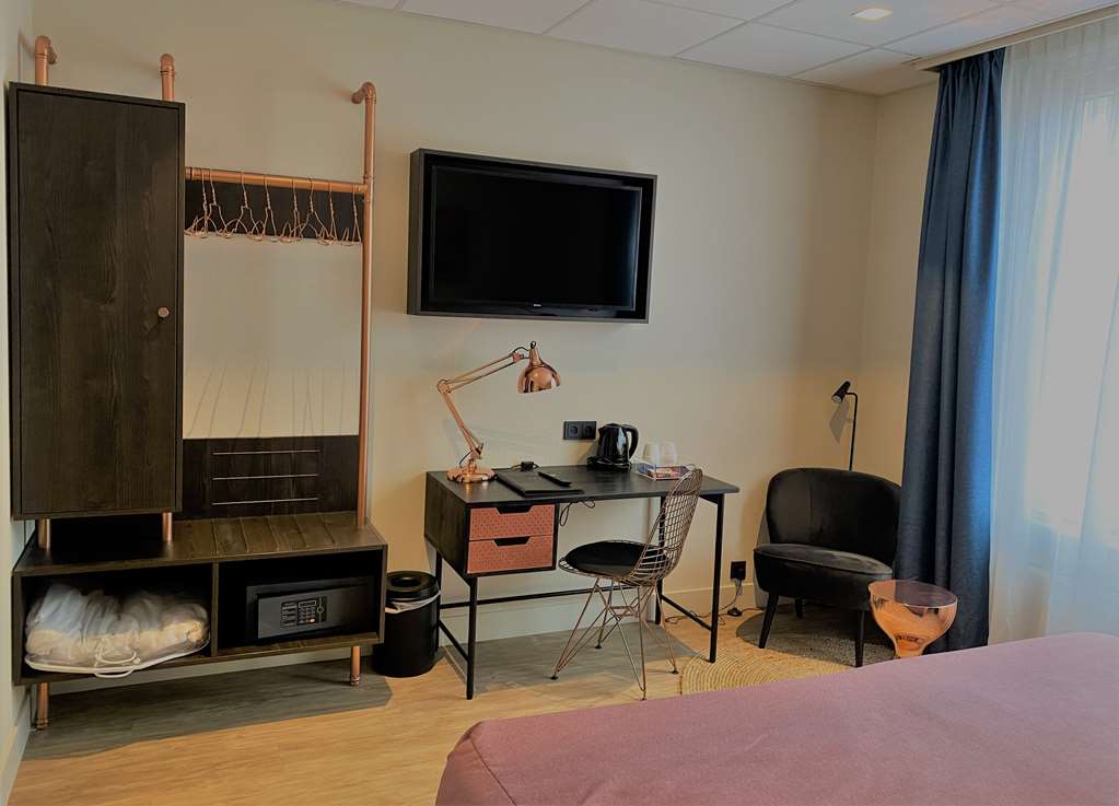 Фото Best Western Dam Square Inn