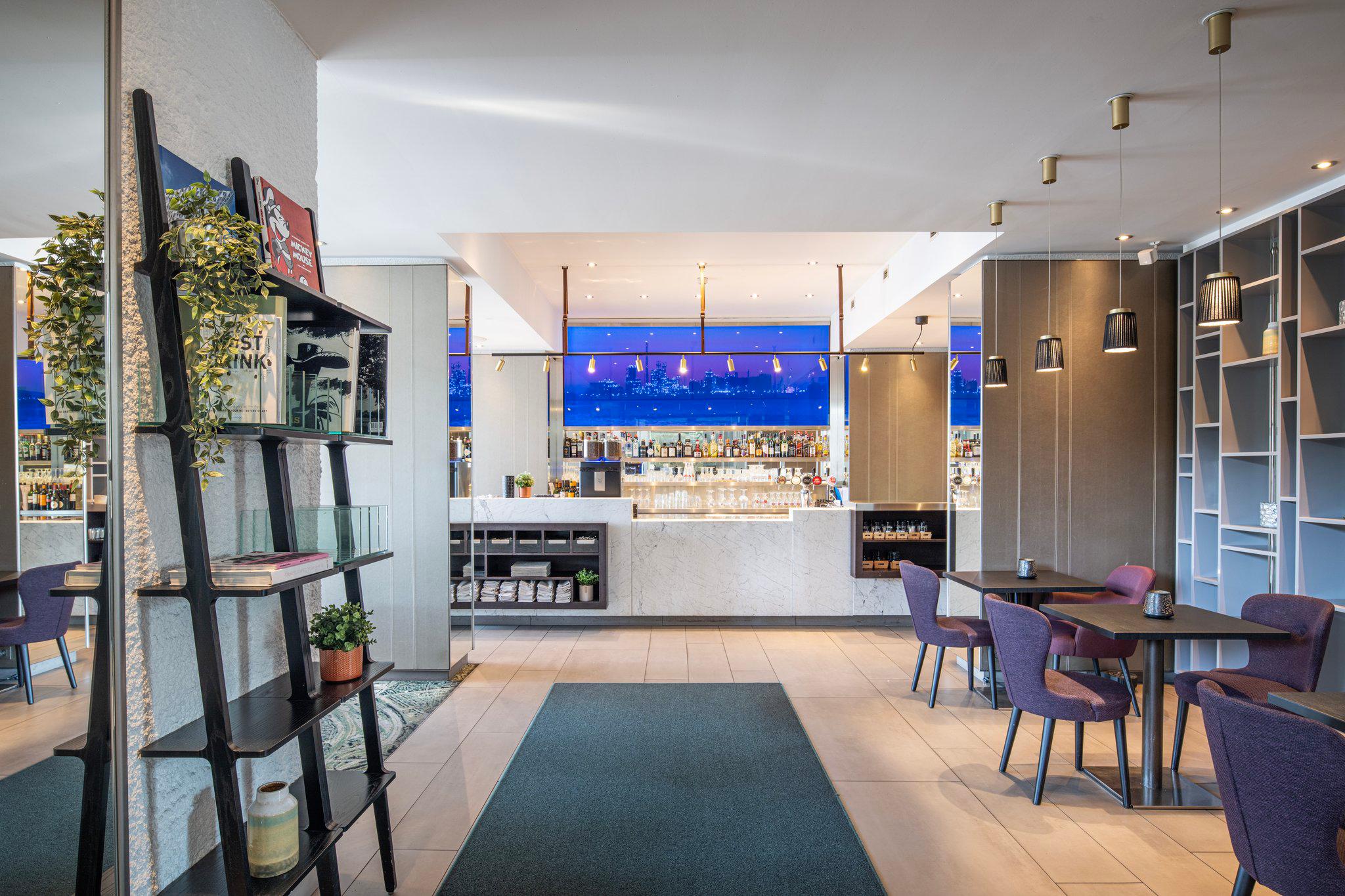 Фото Crowne Plaza Antwerpen by IHG
