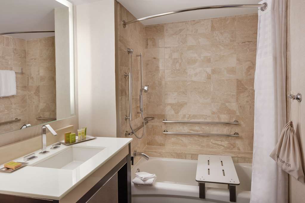 Фото Hilton Alexandria Old Town