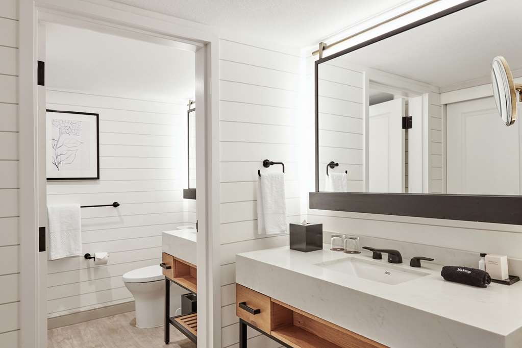 Фото The Inn at Saratoga, Tapestry Collection by Hilton