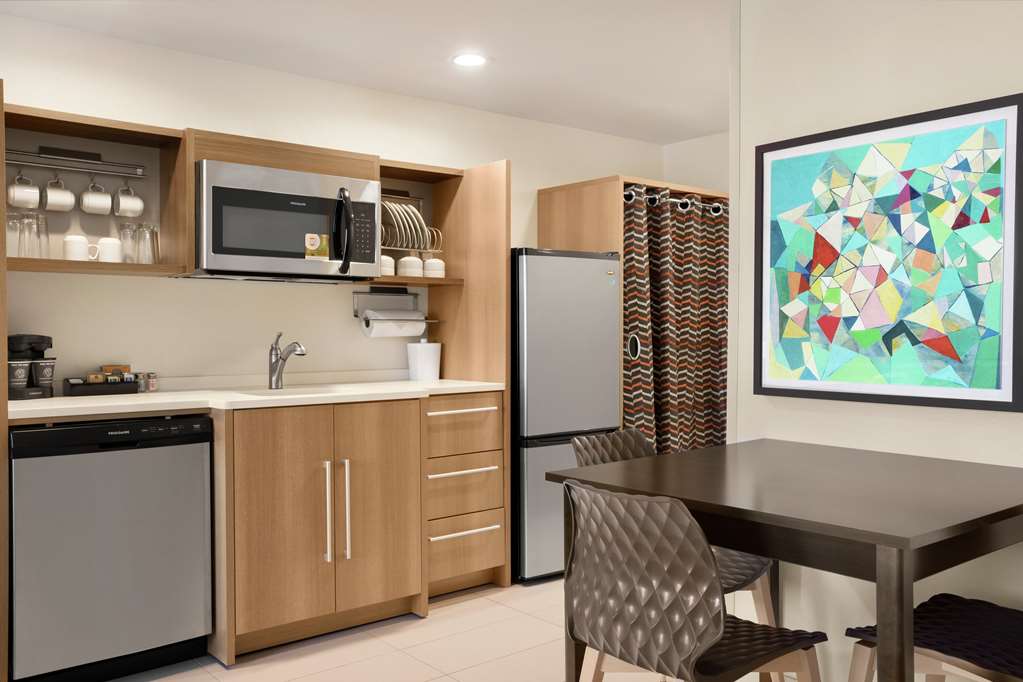 Фото Home2 Suites by Hilton Warminster Horsham