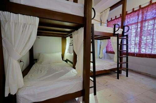 Гостиница Leisure Lodge в Куала-Тренгану