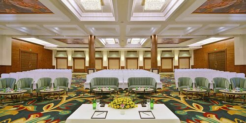 Гостиница Radisson Chandigarh Zirakpur в Пенджабе