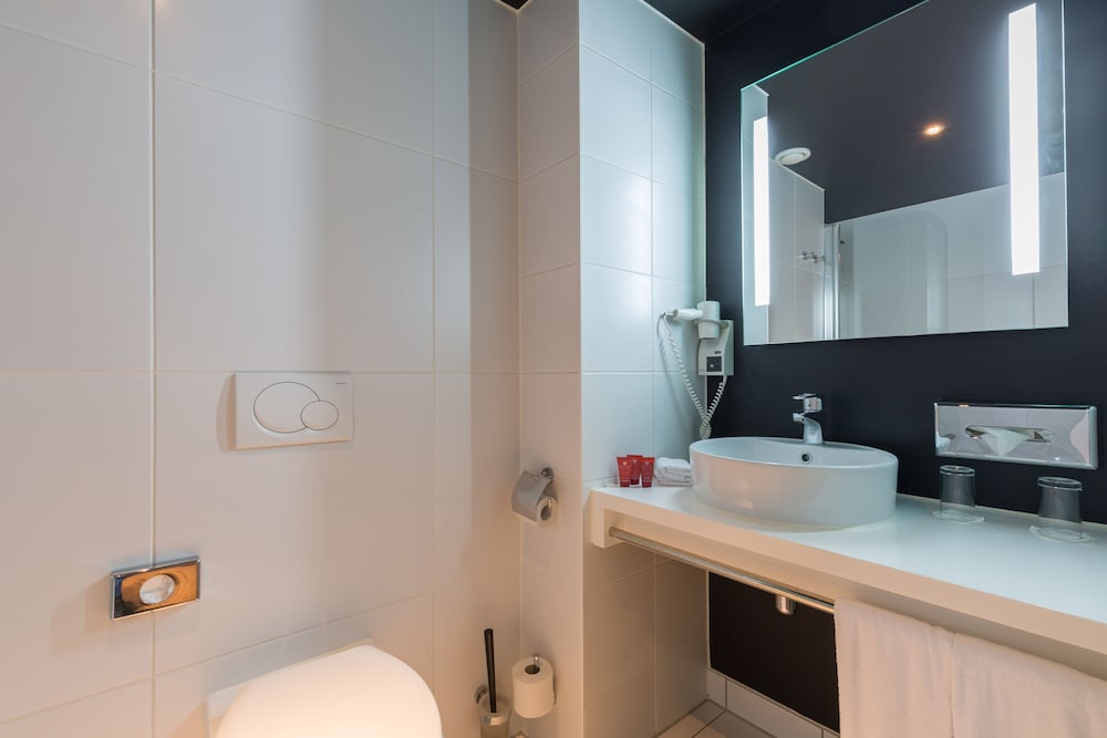Фото Leonardo Hotel Almere City Center