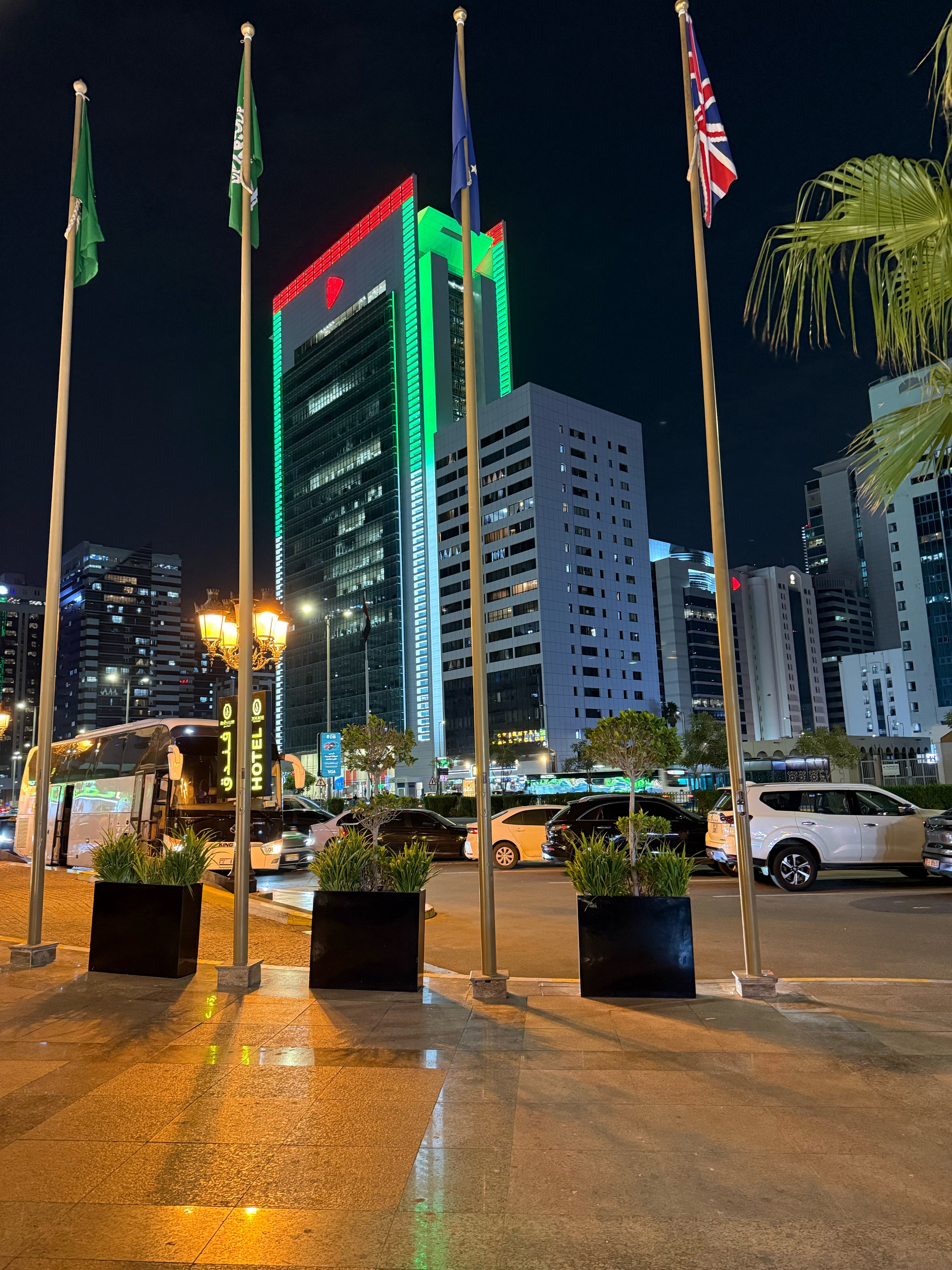 Фото Royal Rose Abu Dhabi, a Curio Collection by Hilton Affiliated Hotel