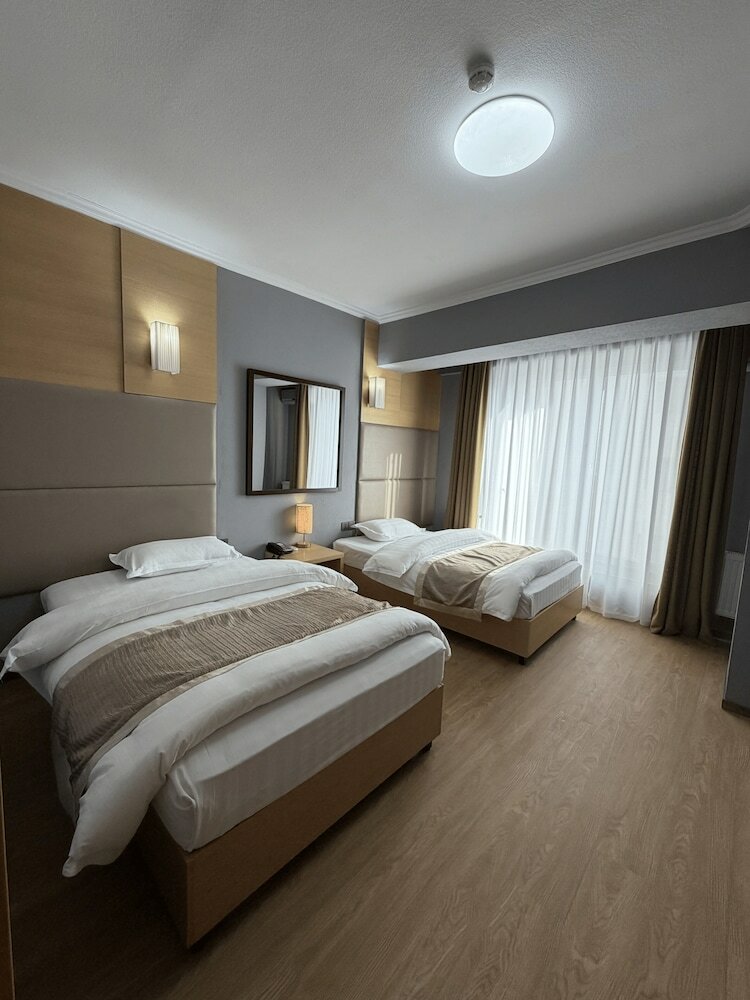 Фото The Corporate Hotel Central