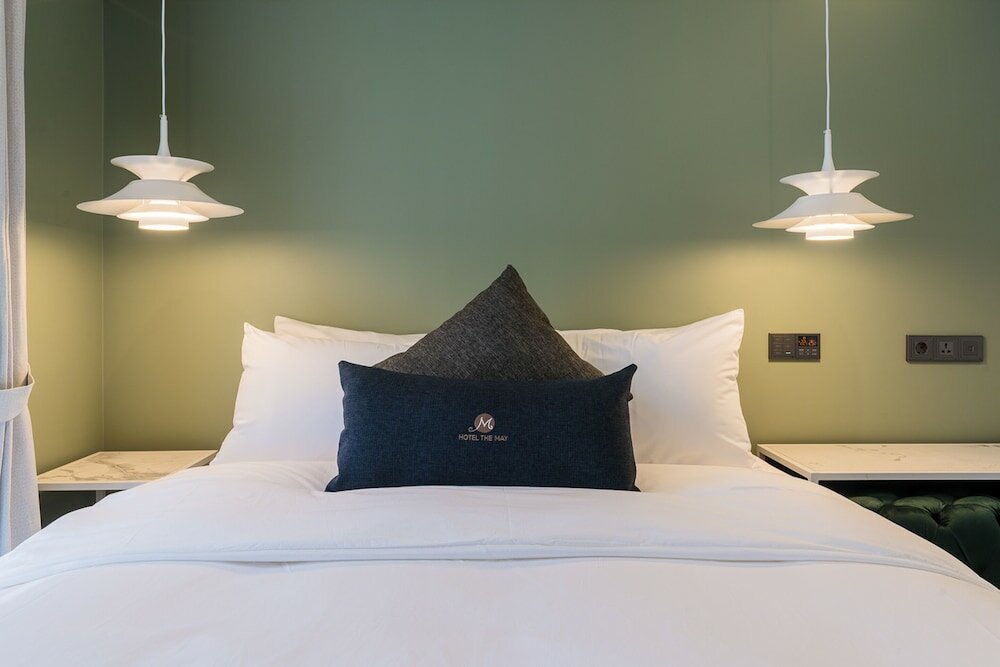 Фото The May Hotel