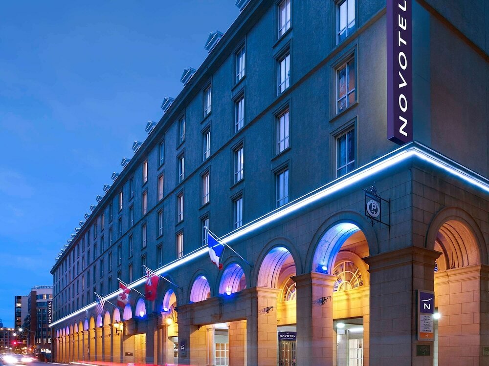 Фото Novotel Toronto Centre