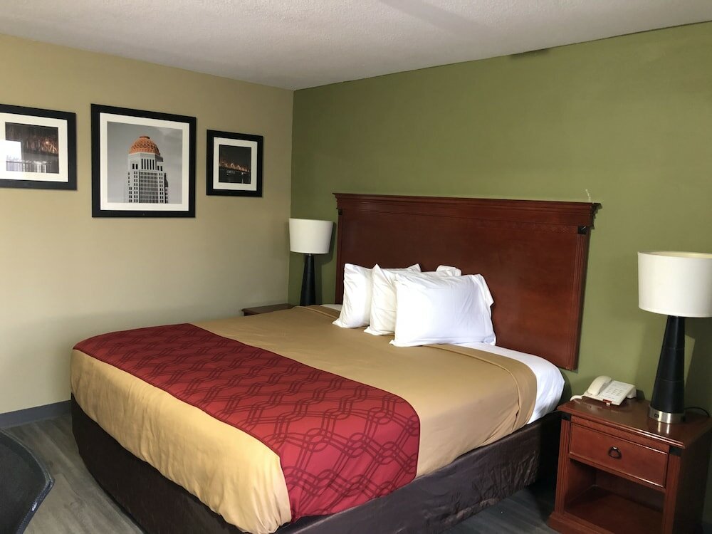 Фото Deluxe Inn & Suites By OYO Miami OK