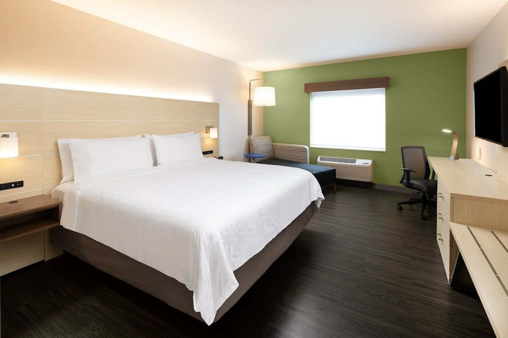 Фото Holiday Inn Express & Suites Ft Myers Beach-Sanibel Gateway, an Ihg Hotel