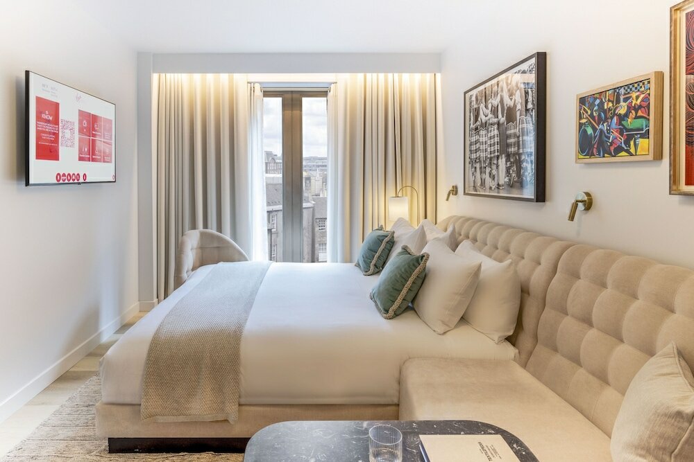 Фото Virgin Hotels Edinburgh