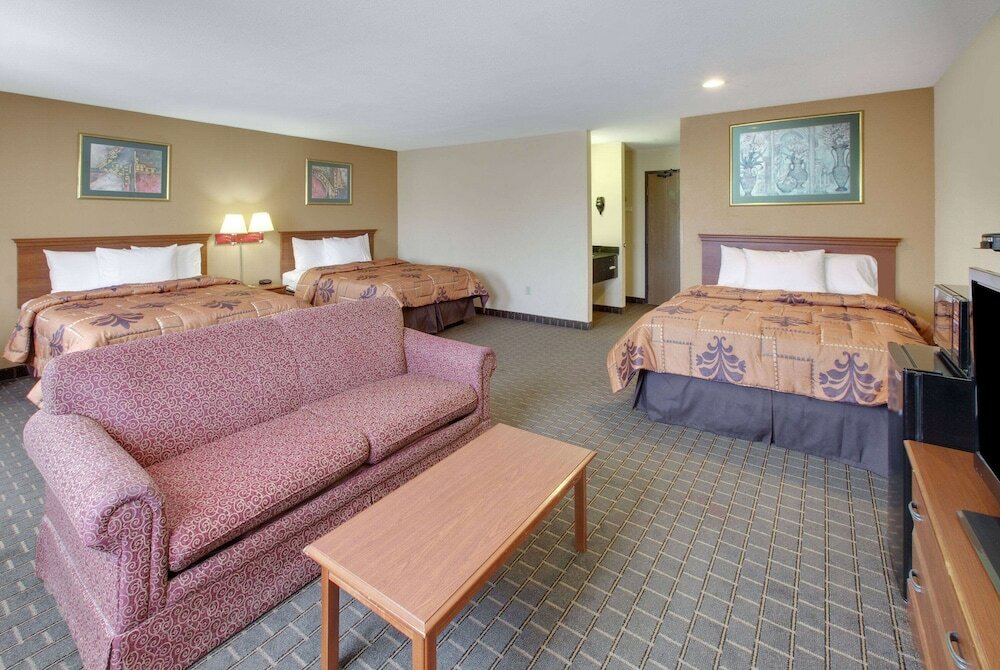 Фото Days Inn by Wyndham Mesquite Rodeo Tx